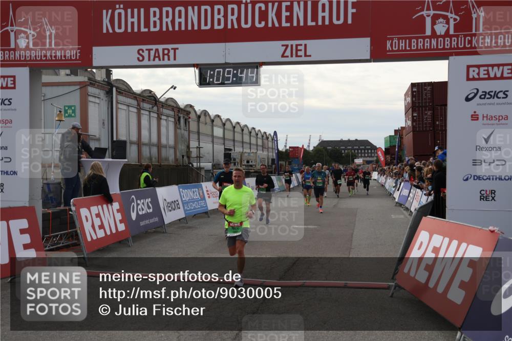 03.10.2025 - Köhlbrandbrückenlauf Julia Fischer http://msf.ph/oto/9030005 03.10.2025 16:09:44 Ziel 7498, 8814, 8826, 8834, 8984, 9024, 9150, 9301, 9419, 9567, 9748 meine-sportfotos.de