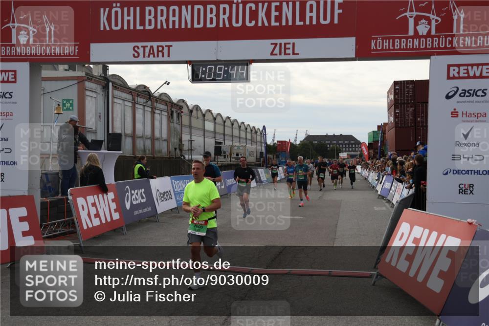 03.10.2025 - Köhlbrandbrückenlauf Julia Fischer http://msf.ph/oto/9030009 03.10.2025 16:09:44 Ziel 7498, 8814, 8826, 8834, 8984, 9024, 9150, 9301, 9419, 9567, 9748 meine-sportfotos.de