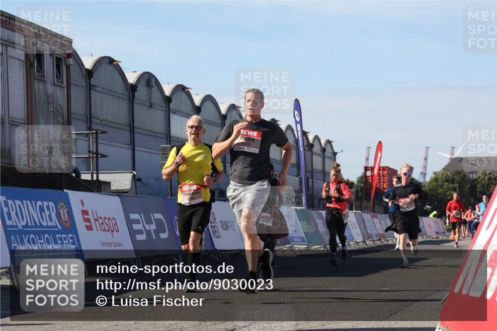 03.10.2025 - Köhlbrandbrückenlauf Luisa Fischer http://msf.ph/oto/9030023 03.10.2025 13:03:37 Ziel 4063, 4214, 4252, 4274, 4300, 4422, 4454, 4507, 5639, 5707, 5799, 6025, 6194, 6207 meine-sportfotos.de