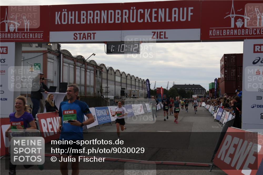 03.10.2025 - Köhlbrandbrückenlauf Julia Fischer http://msf.ph/oto/9030029 03.10.2025 16:10:13 Ziel 7273, 7437, 7528, 7529, 7753, 7764, 8882, 8932, 8989, 9090, 9323, 9347, 9348, 9349, 9458, 9601 meine-sportfotos.de