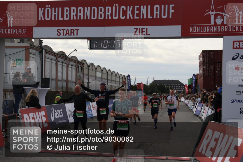 03.10.2025 - Köhlbrandbrückenlauf Julia Fischer http://msf.ph/oto/9030062 03.10.2025 16:10:18 Ziel 7139, 7217, 7304, 7421, 7437, 7528, 7529, 7764, 8882, 8932, 8989, 9323, 9347, 9348, 9349, 9458 meine-sportfotos.de