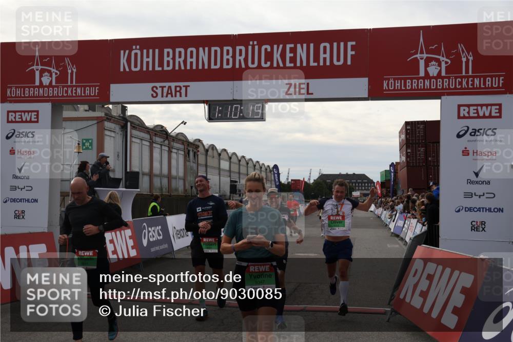 03.10.2025 - Köhlbrandbrückenlauf Julia Fischer http://msf.ph/oto/9030085 03.10.2025 16:10:20 Ziel 7139, 7217, 7304, 7421, 7437, 7764, 8097, 8932, 8989, 9347, 9348, 9349, 9458, 9542 meine-sportfotos.de