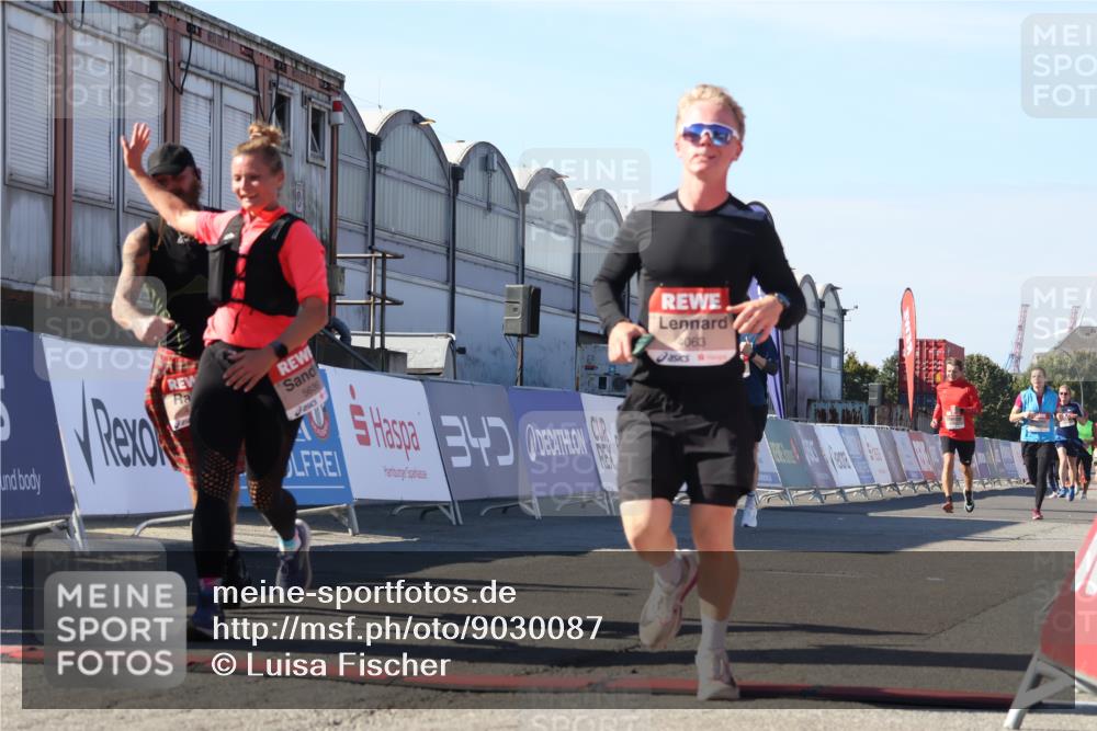 03.10.2025 - Köhlbrandbrückenlauf Luisa Fischer http://msf.ph/oto/9030087 03.10.2025 13:03:42 Ziel 4063, 4214, 4274, 4322, 4422, 4507, 5639, 5707, 5799, 6025 meine-sportfotos.de