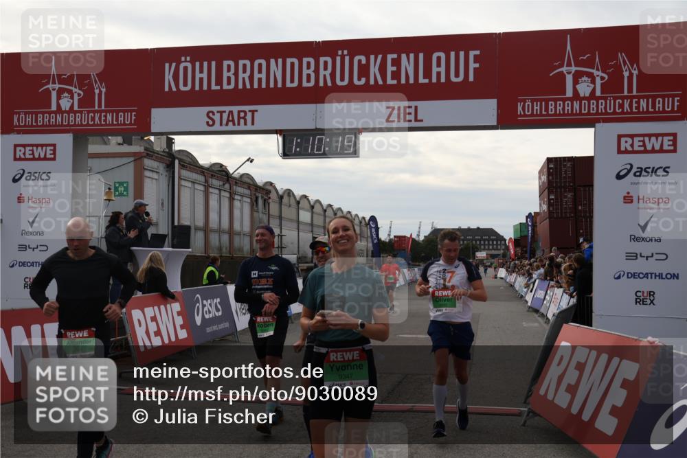 03.10.2025 - Köhlbrandbrückenlauf Julia Fischer http://msf.ph/oto/9030089 03.10.2025 16:10:20 Ziel 7139, 7217, 7304, 7421, 7437, 7764, 8097, 8932, 8989, 9347, 9348, 9349, 9458, 9542 meine-sportfotos.de