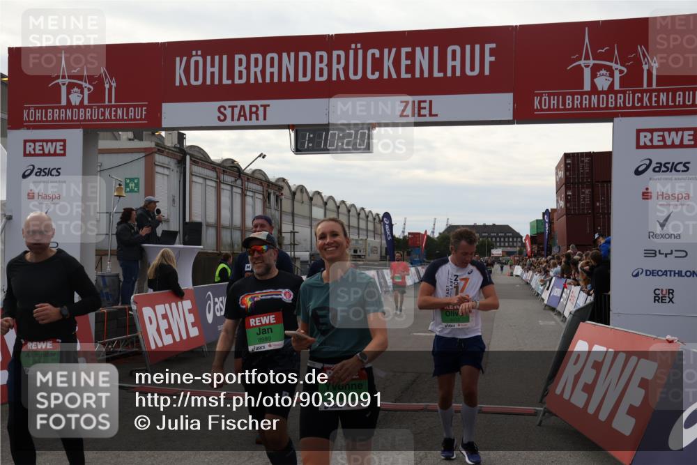 03.10.2025 - Köhlbrandbrückenlauf Julia Fischer http://msf.ph/oto/9030091 03.10.2025 16:10:20 Ziel 7139, 7217, 7304, 7421, 7437, 7764, 8097, 8932, 8989, 9347, 9348, 9349, 9458, 9542 meine-sportfotos.de