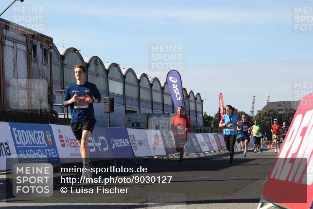 03.10.2025 - Köhlbrandbrückenlauf Luisa Fischer http://msf.ph/oto/9030127 03.10.2025 13:03:45 Ziel 4063, 4274, 4322, 4422, 5639, 5799, 6025, 6341, 6706 meine-sportfotos.de