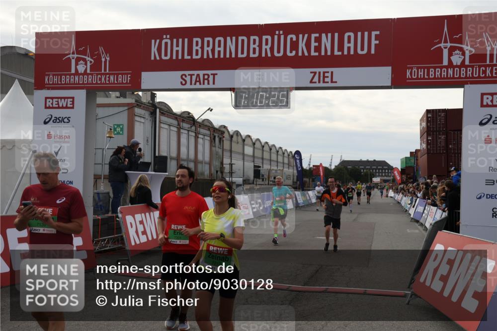 03.10.2025 - Köhlbrandbrückenlauf Julia Fischer http://msf.ph/oto/9030128 03.10.2025 16:10:26 Ziel 7139, 7217, 7304, 7384, 7385, 7421, 7648, 8097, 8932, 8989, 9347, 9348, 9349, 9542 meine-sportfotos.de