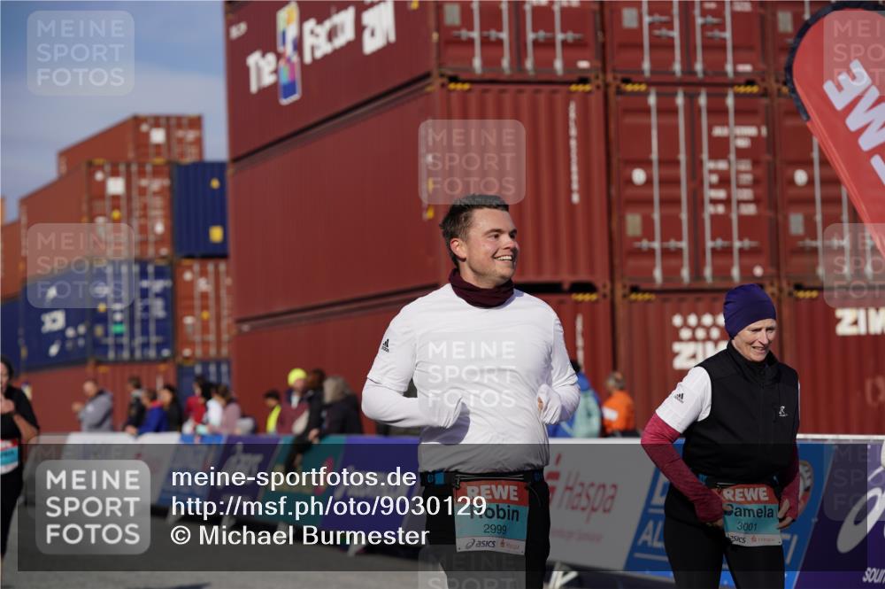 03.10.2025 - Köhlbrandbrückenlauf Michael Burmester http://msf.ph/oto/9030129 03.10.2025 10:35:19 Ziel 2397, 2936 meine-sportfotos.de
