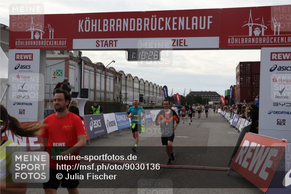 03.10.2025 - Köhlbrandbrückenlauf Julia Fischer http://msf.ph/oto/9030136 03.10.2025 16:10:27 Ziel 7126, 7139, 7217, 7304, 7384, 7385, 7421, 7648, 8097, 8932, 8989, 9348, 9349, 9542 meine-sportfotos.de