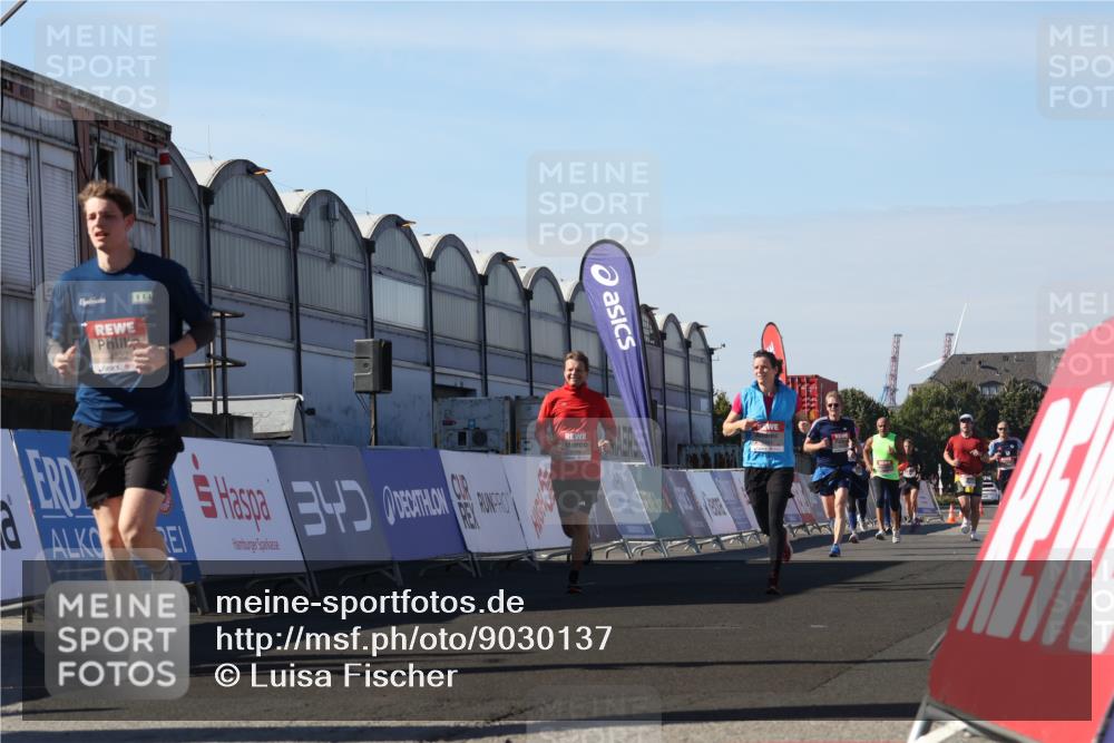 03.10.2025 - Köhlbrandbrückenlauf Luisa Fischer http://msf.ph/oto/9030137 03.10.2025 13:03:45 Ziel 4063, 4274, 4322, 4422, 5639, 5799, 6025, 6341, 6706 meine-sportfotos.de