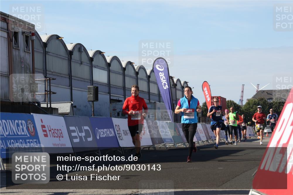 03.10.2025 - Köhlbrandbrückenlauf Luisa Fischer http://msf.ph/oto/9030143 03.10.2025 13:03:46 Ziel 4063, 4274, 4322, 4422, 5414, 5639, 5799, 6025, 6341, 6706 meine-sportfotos.de