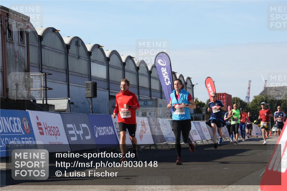 03.10.2025 - Köhlbrandbrückenlauf Luisa Fischer http://msf.ph/oto/9030148 03.10.2025 13:03:46 Ziel 4063, 4274, 4322, 4422, 5414, 5639, 5799, 6025, 6341, 6706 meine-sportfotos.de