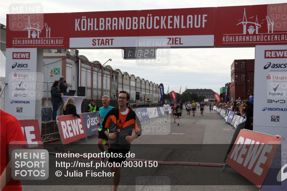 03.10.2025 - Köhlbrandbrückenlauf Julia Fischer http://msf.ph/oto/9030150 03.10.2025 16:10:28 Ziel 7112, 7126, 7139, 7217, 7304, 7384, 7385, 7421, 7648, 8097, 8932, 8989, 9348, 9542 meine-sportfotos.de