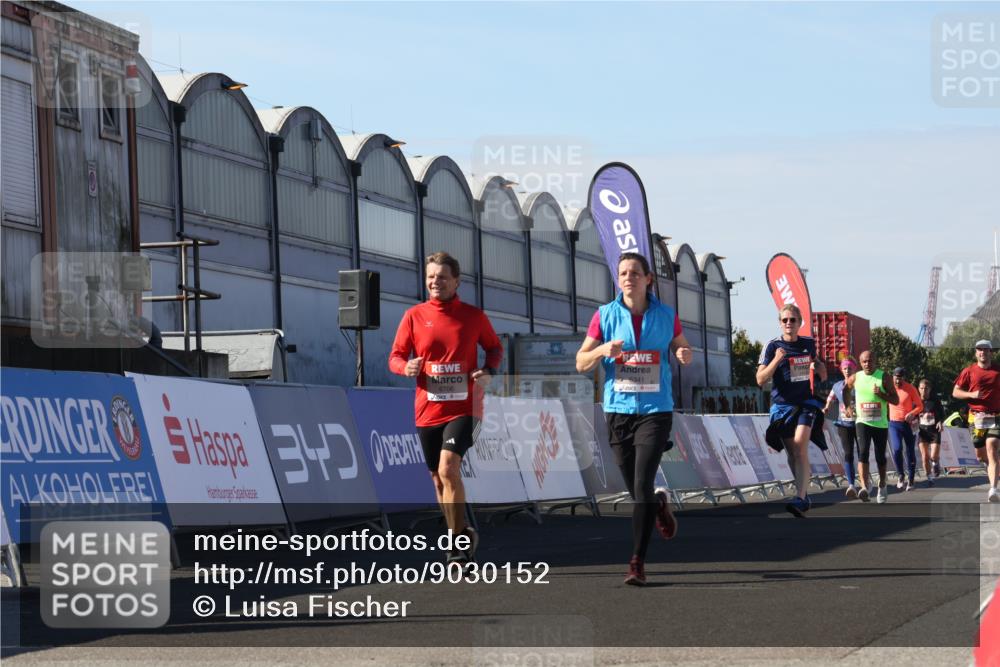 03.10.2025 - Köhlbrandbrückenlauf Luisa Fischer http://msf.ph/oto/9030152 03.10.2025 13:03:47 Ziel 4063, 4274, 4322, 4422, 5414, 5639, 5799, 6025, 6341, 6706 meine-sportfotos.de