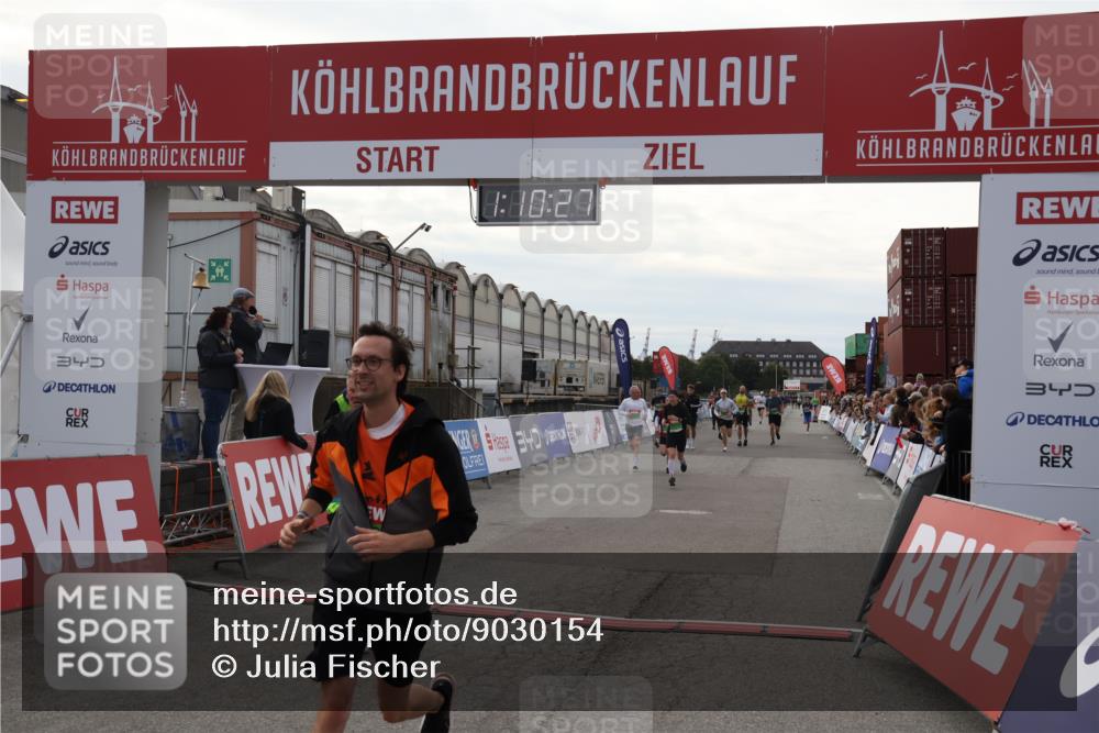 03.10.2025 - Köhlbrandbrückenlauf Julia Fischer http://msf.ph/oto/9030154 03.10.2025 16:10:28 Ziel 7112, 7126, 7139, 7217, 7304, 7384, 7385, 7421, 7648, 8097, 8932, 8989, 9348, 9542 meine-sportfotos.de