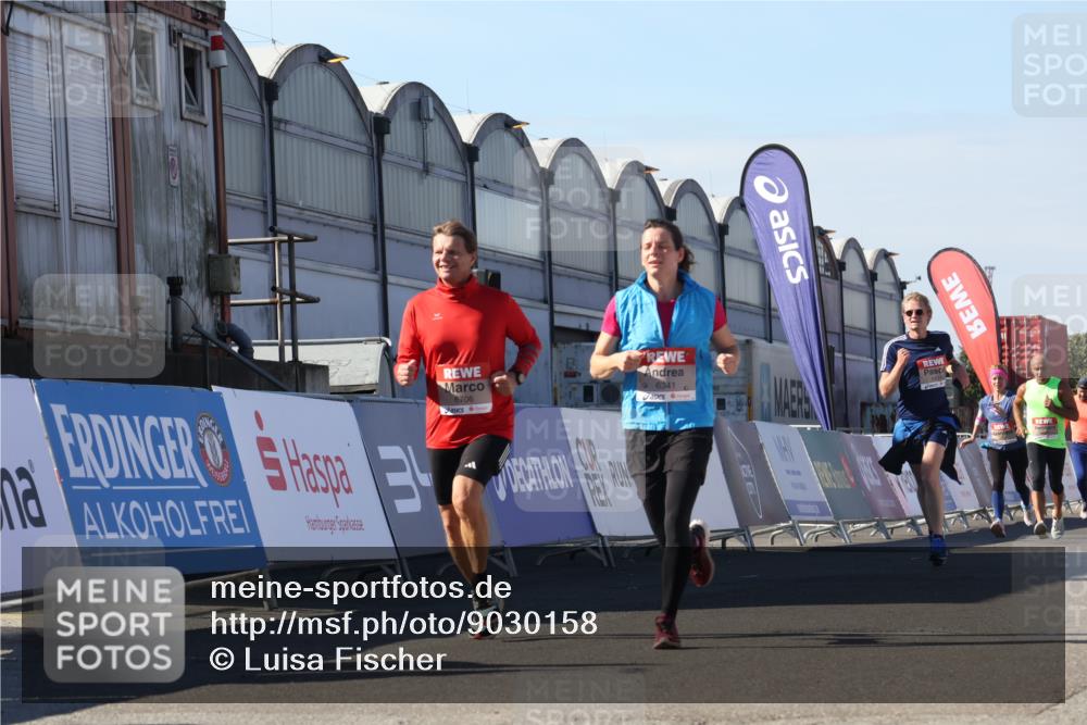 03.10.2025 - Köhlbrandbrückenlauf Luisa Fischer http://msf.ph/oto/9030158 03.10.2025 13:03:47 Ziel 4063, 4274, 4322, 4422, 5414, 5639, 5799, 6025, 6341, 6706 meine-sportfotos.de