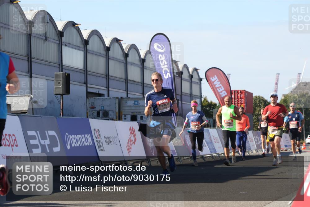 03.10.2025 - Köhlbrandbrückenlauf Luisa Fischer http://msf.ph/oto/9030175 03.10.2025 13:03:49 Ziel 4063, 4274, 4322, 5098, 5414, 5447, 5639, 5799, 6025, 6315, 6341, 6706 meine-sportfotos.de