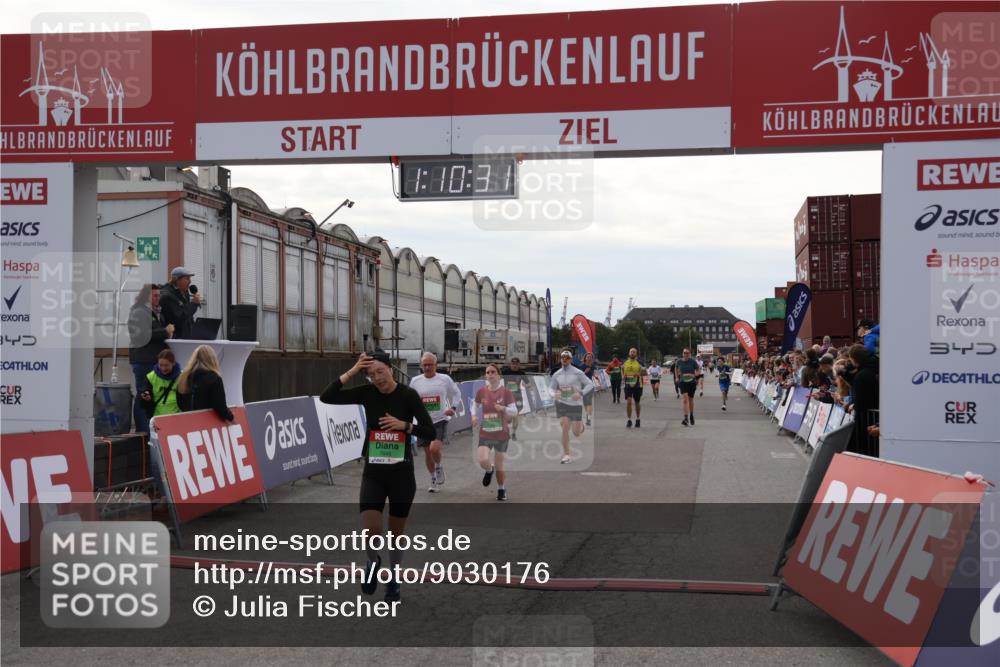 03.10.2025 - Köhlbrandbrückenlauf Julia Fischer http://msf.ph/oto/9030176 03.10.2025 16:10:31 Ziel 7112, 7126, 7139, 7217, 7304, 7384, 7385, 7543, 7648, 7844, 8097, 8798, 9542, 9652 meine-sportfotos.de