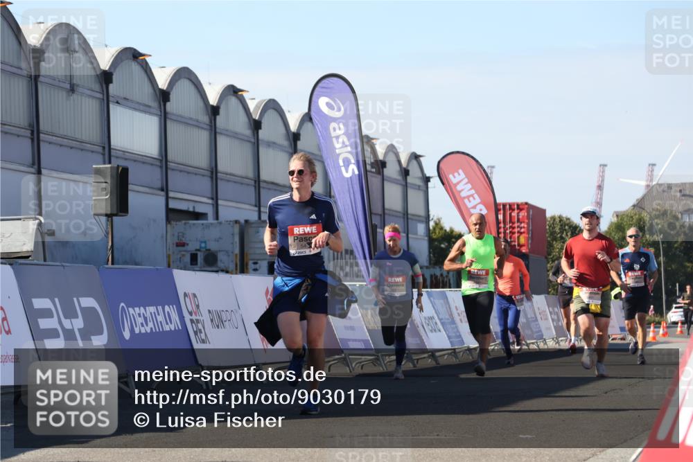 03.10.2025 - Köhlbrandbrückenlauf Luisa Fischer http://msf.ph/oto/9030179 03.10.2025 13:03:49 Ziel 4063, 4274, 4322, 5098, 5414, 5447, 5639, 5799, 6025, 6315, 6341, 6706 meine-sportfotos.de