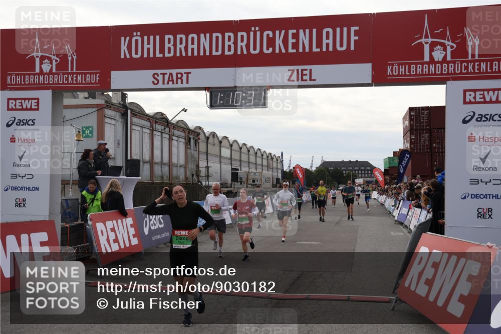 03.10.2025 - Köhlbrandbrückenlauf Julia Fischer http://msf.ph/oto/9030182 03.10.2025 16:10:32 Ziel 7112, 7126, 7217, 7304, 7384, 7385, 7543, 7648, 7844, 8097, 8153, 8798, 9542, 9652 meine-sportfotos.de