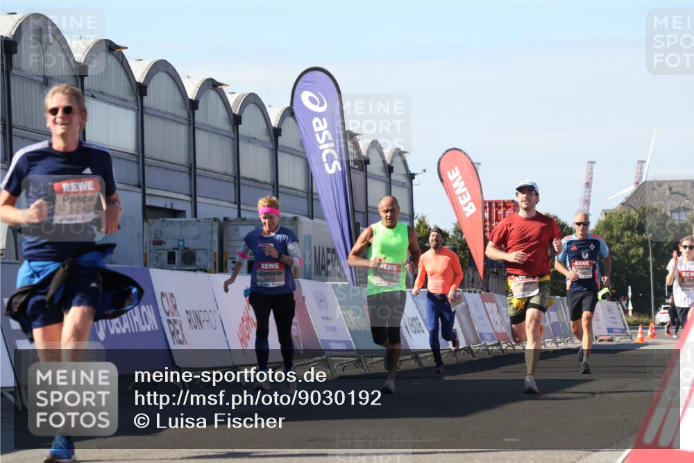 03.10.2025 - Köhlbrandbrückenlauf Luisa Fischer http://msf.ph/oto/9030192 03.10.2025 13:03:50 Ziel 4063, 4127, 4274, 4322, 5098, 5414, 5447, 5639, 5799, 6315, 6341, 6706 meine-sportfotos.de