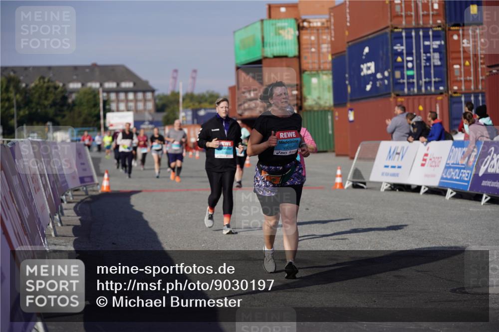 03.10.2025 - Köhlbrandbrückenlauf Michael Burmester http://msf.ph/oto/9030197 03.10.2025 10:35:25 Ziel 2232, 2755, 2936 meine-sportfotos.de