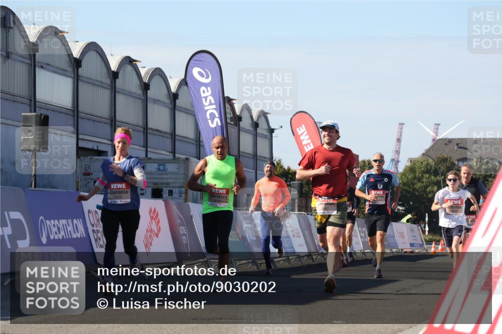 03.10.2025 - Köhlbrandbrückenlauf Luisa Fischer http://msf.ph/oto/9030202 03.10.2025 13:03:51 Ziel 4063, 4127, 4274, 4322, 5098, 5414, 5447, 5639, 6315, 6341, 6706 meine-sportfotos.de