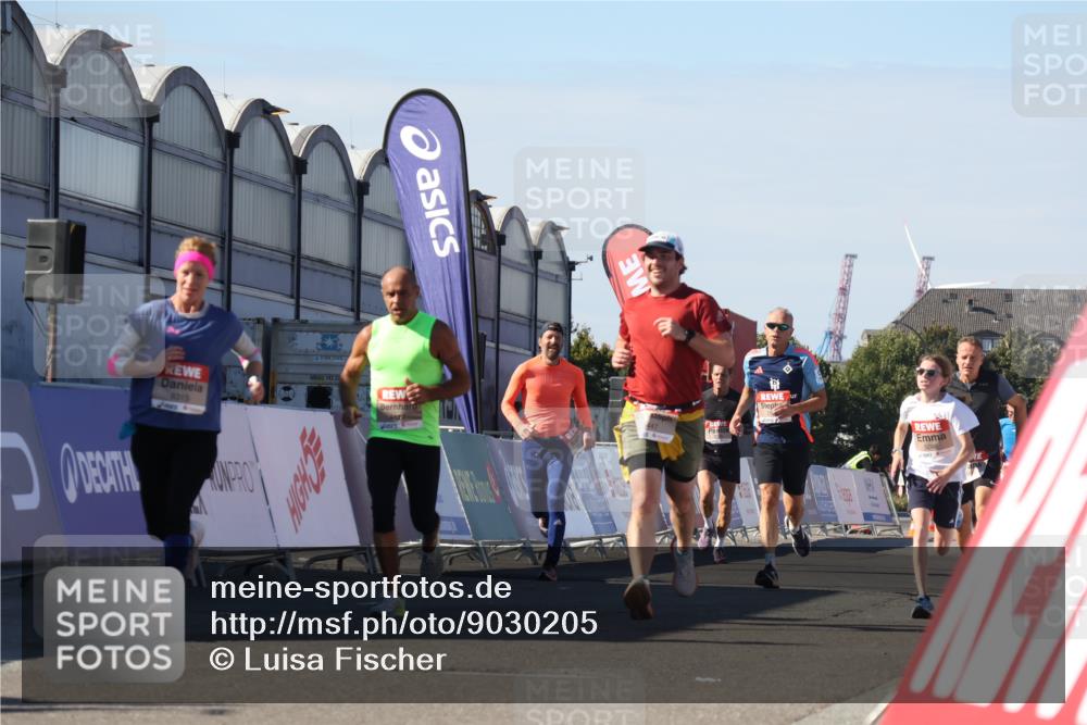 03.10.2025 - Köhlbrandbrückenlauf Luisa Fischer http://msf.ph/oto/9030205 03.10.2025 13:03:51 Ziel 4063, 4127, 4274, 4322, 5098, 5414, 5447, 5639, 6315, 6341, 6706 meine-sportfotos.de