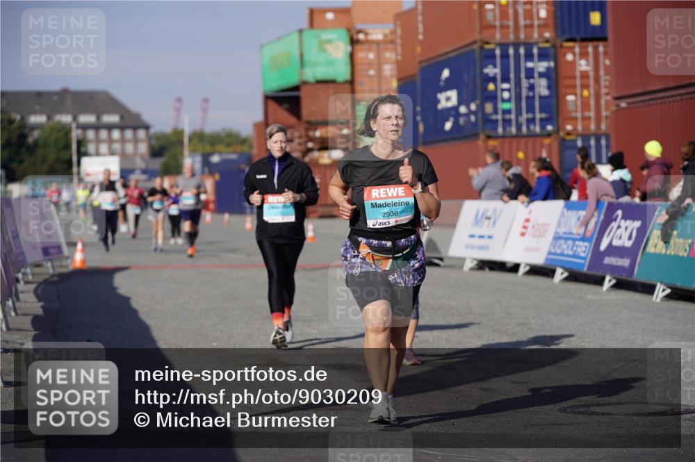 03.10.2025 - Köhlbrandbrückenlauf Michael Burmester http://msf.ph/oto/9030209 03.10.2025 10:35:26 Ziel 2232, 2755, 2936 meine-sportfotos.de