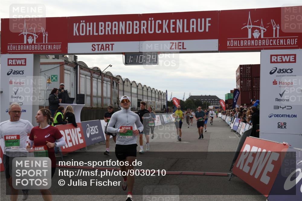 03.10.2025 - Köhlbrandbrückenlauf Julia Fischer http://msf.ph/oto/9030210 03.10.2025 16:10:35 Ziel 7112, 7126, 7384, 7385, 7543, 7552, 7562, 7648, 7844, 8097, 8153, 8798, 8950, 9542, 9652 meine-sportfotos.de