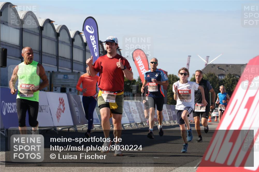 03.10.2025 - Köhlbrandbrückenlauf Luisa Fischer http://msf.ph/oto/9030224 03.10.2025 13:03:53 Ziel 4127, 4274, 4322, 4349, 5098, 5414, 5447, 5639, 5950, 6315, 6341, 6392, 6706 meine-sportfotos.de