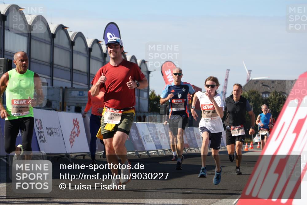 03.10.2025 - Köhlbrandbrückenlauf Luisa Fischer http://msf.ph/oto/9030227 03.10.2025 13:03:53 Ziel 4127, 4274, 4322, 4349, 5098, 5414, 5447, 5639, 5950, 6315, 6341, 6392, 6706 meine-sportfotos.de