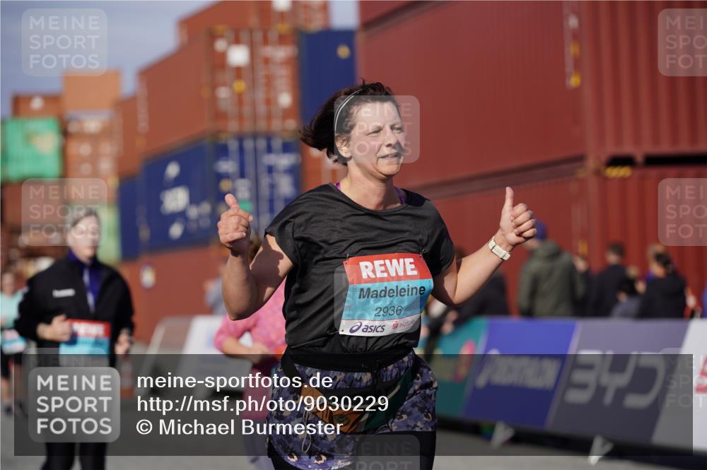 03.10.2025 - Köhlbrandbrückenlauf Michael Burmester http://msf.ph/oto/9030229 03.10.2025 10:35:28 Ziel 2232, 2755, 2924, 2936 meine-sportfotos.de