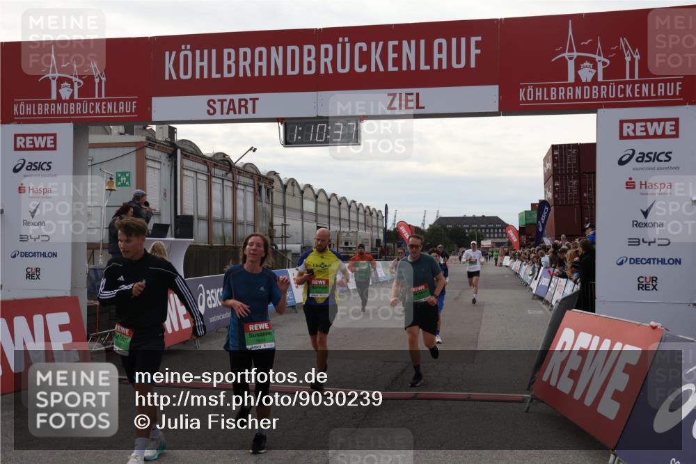03.10.2025 - Köhlbrandbrückenlauf Julia Fischer http://msf.ph/oto/9030239 03.10.2025 16:10:38 Ziel 7112, 7126, 7384, 7385, 7534, 7543, 7549, 7552, 7562, 7648, 7844, 8153, 8798, 8950, 9652 meine-sportfotos.de