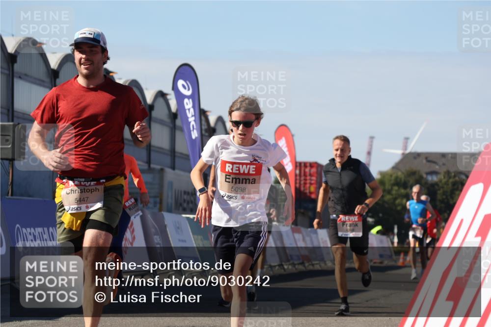 03.10.2025 - Köhlbrandbrückenlauf Luisa Fischer http://msf.ph/oto/9030242 03.10.2025 13:03:54 Ziel 4127, 4322, 4349, 5098, 5414, 5447, 5950, 6315, 6341, 6392, 6706 meine-sportfotos.de