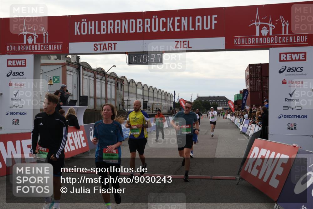 03.10.2025 - Köhlbrandbrückenlauf Julia Fischer http://msf.ph/oto/9030243 03.10.2025 16:10:38 Ziel 7112, 7126, 7384, 7385, 7534, 7543, 7549, 7552, 7562, 7648, 7844, 8153, 8798, 8950, 9652 meine-sportfotos.de