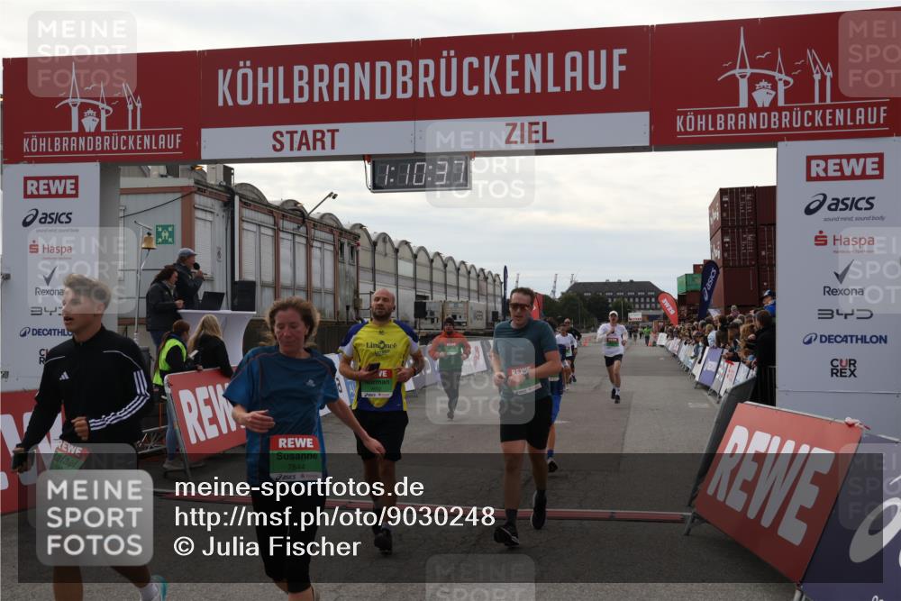 03.10.2025 - Köhlbrandbrückenlauf Julia Fischer http://msf.ph/oto/9030248 03.10.2025 16:10:38 Ziel 7112, 7126, 7384, 7385, 7534, 7543, 7549, 7552, 7562, 7648, 7844, 8153, 8798, 8950, 9652 meine-sportfotos.de