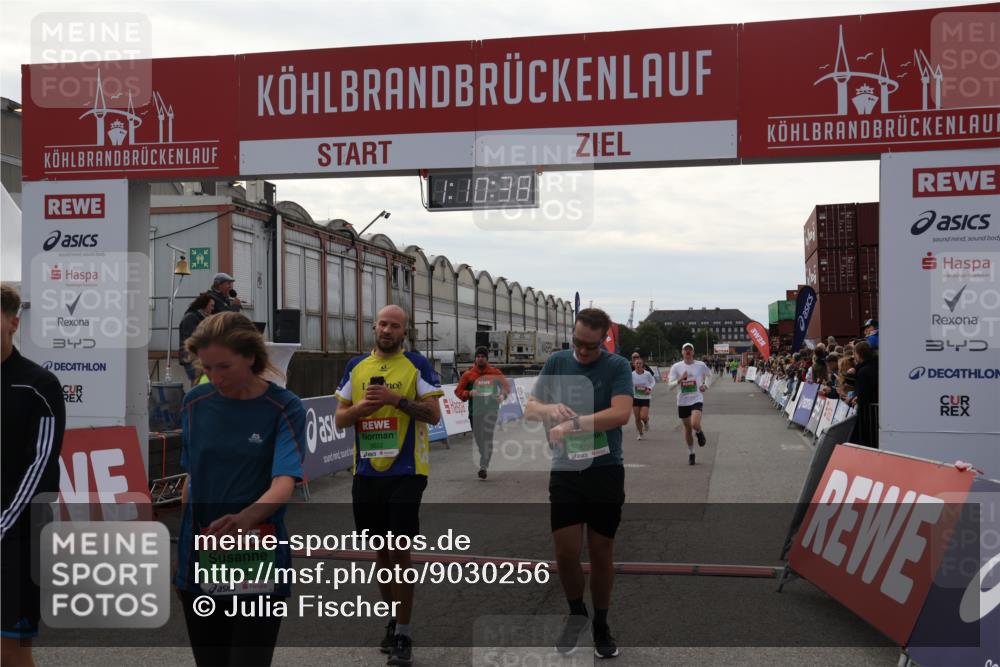 03.10.2025 - Köhlbrandbrückenlauf Julia Fischer http://msf.ph/oto/9030256 03.10.2025 16:10:39 Ziel 7112, 7126, 7384, 7385, 7534, 7543, 7549, 7552, 7562, 7648, 7844, 8153, 8798, 8950, 9652 meine-sportfotos.de