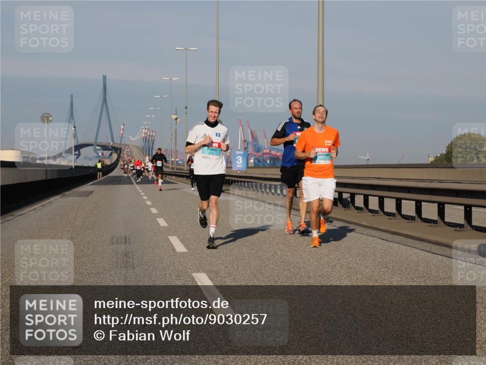 03.10.2025 - Köhlbrandbrückenlauf Fabian Wolf http://msf.ph/oto/9030257 03.10.2025 09:44:51 Position 3 10, 3155, 1423 meine-sportfotos.de