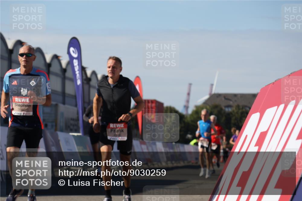03.10.2025 - Köhlbrandbrückenlauf Luisa Fischer http://msf.ph/oto/9030259 03.10.2025 13:03:55 Ziel 4127, 4322, 4349, 5098, 5414, 5447, 5950, 6315, 6341, 6392, 6706 meine-sportfotos.de