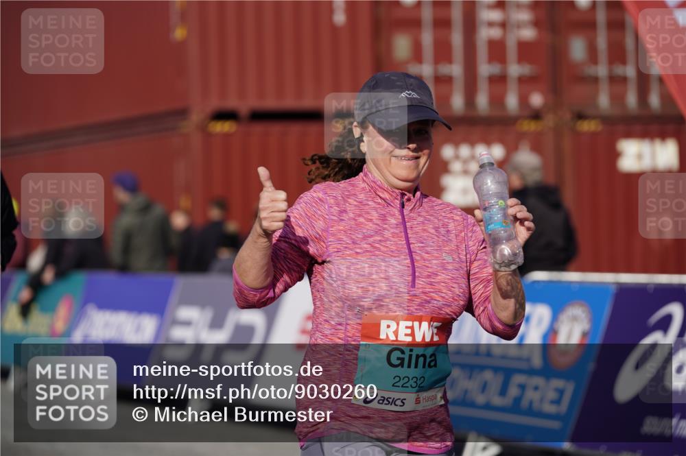 03.10.2025 - Köhlbrandbrückenlauf Michael Burmester http://msf.ph/oto/9030260 03.10.2025 10:35:30 Ziel 2232, 2513, 2755, 2924 meine-sportfotos.de