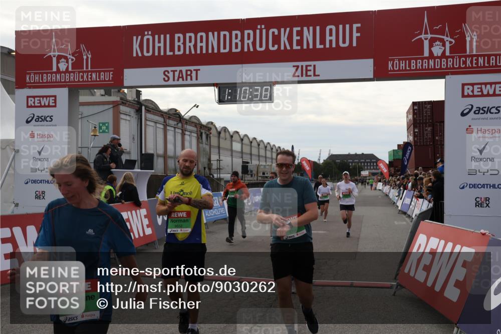 03.10.2025 - Köhlbrandbrückenlauf Julia Fischer http://msf.ph/oto/9030262 03.10.2025 16:10:39 Ziel 7112, 7126, 7384, 7385, 7534, 7543, 7549, 7552, 7562, 7648, 7844, 8153, 8798, 8950, 9652 meine-sportfotos.de