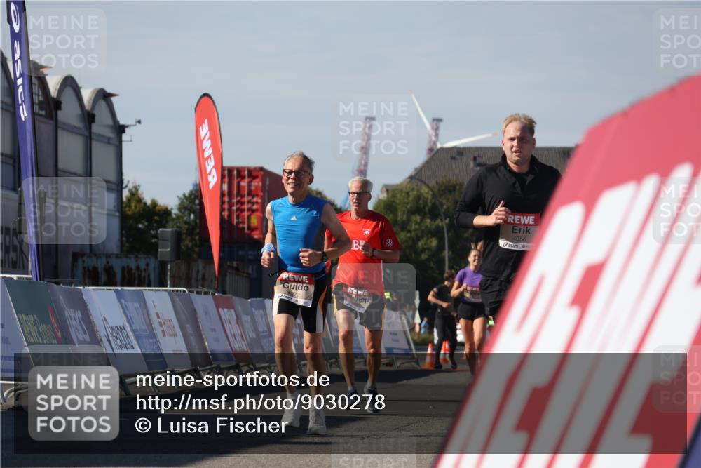 03.10.2025 - Köhlbrandbrückenlauf Luisa Fischer http://msf.ph/oto/9030278 03.10.2025 13:03:58 Ziel 4056, 4127, 4349, 4372, 5098, 5414, 5447, 5950, 5958, 6315, 6341, 6392, 6706 meine-sportfotos.de
