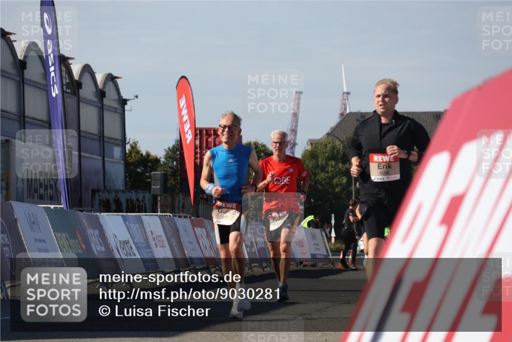 03.10.2025 - Köhlbrandbrückenlauf Luisa Fischer http://msf.ph/oto/9030281 03.10.2025 13:03:58 Ziel 4056, 4127, 4349, 4372, 5098, 5414, 5447, 5950, 5958, 6315, 6341, 6392, 6706 meine-sportfotos.de