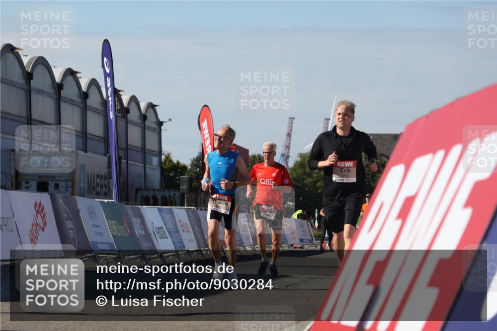 03.10.2025 - Köhlbrandbrückenlauf Luisa Fischer http://msf.ph/oto/9030284 03.10.2025 13:03:59 Ziel 4056, 4127, 4349, 4372, 4480, 5098, 5414, 5447, 5950, 5958, 6315, 6341, 6392, 6706 meine-sportfotos.de