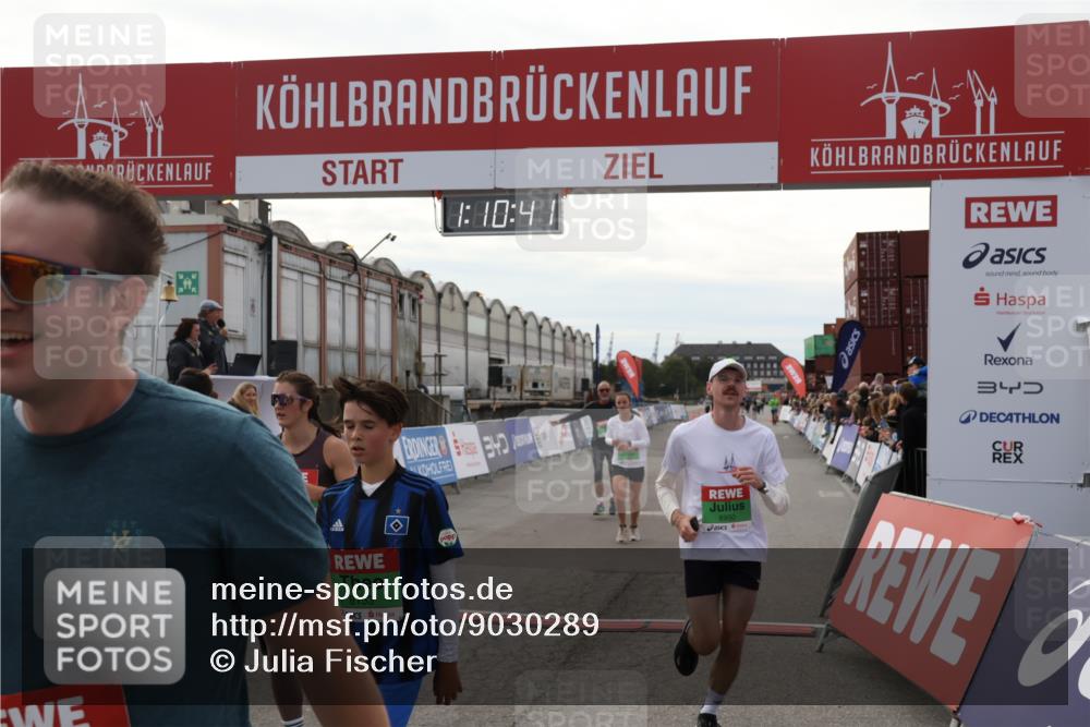 03.10.2025 - Köhlbrandbrückenlauf Julia Fischer http://msf.ph/oto/9030289 03.10.2025 16:10:42 Ziel 7112, 7126, 7384, 7385, 7534, 7543, 7549, 7552, 7562, 7844, 8153, 8798, 8950, 9652 meine-sportfotos.de