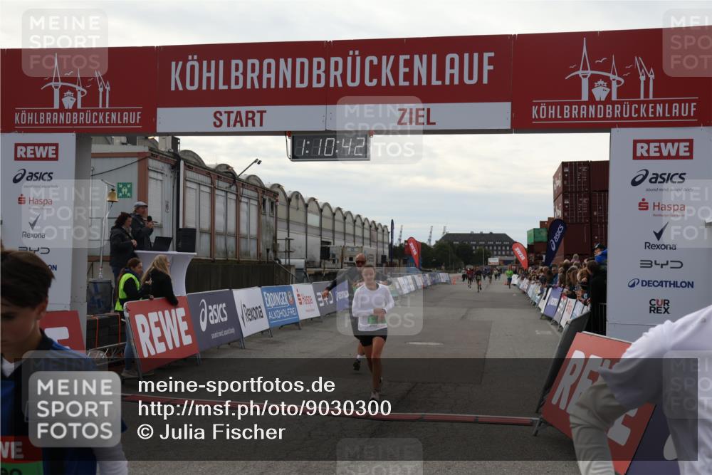 03.10.2025 - Köhlbrandbrückenlauf Julia Fischer http://msf.ph/oto/9030300 03.10.2025 16:10:43 Ziel 7112, 7126, 7534, 7543, 7549, 7552, 7562, 7844, 8153, 8798, 8950, 9652 meine-sportfotos.de