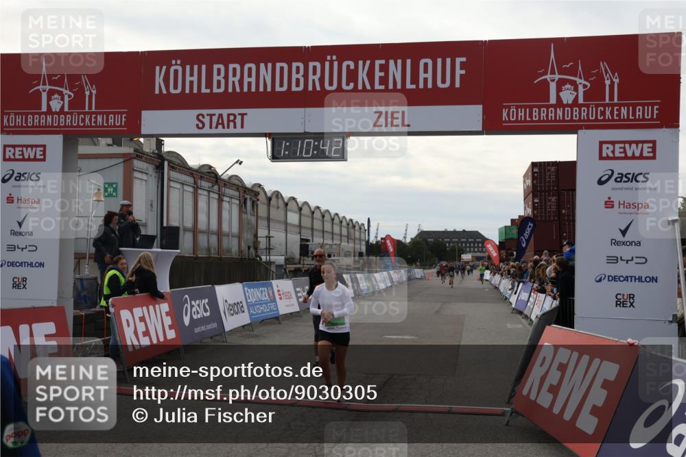 03.10.2025 - Köhlbrandbrückenlauf Julia Fischer http://msf.ph/oto/9030305 03.10.2025 16:10:43 Ziel 7112, 7126, 7534, 7543, 7549, 7552, 7562, 7844, 8153, 8798, 8950, 9652 meine-sportfotos.de