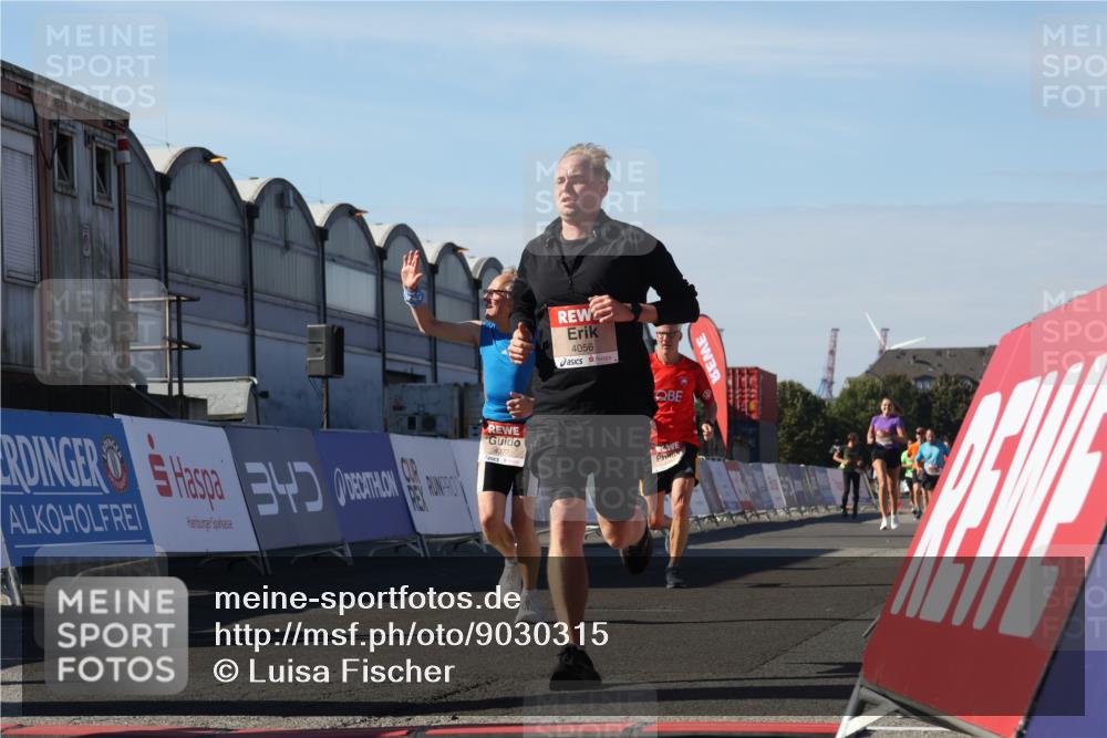 03.10.2025 - Köhlbrandbrückenlauf Luisa Fischer http://msf.ph/oto/9030315 03.10.2025 13:04:01 Ziel 4056, 4127, 4349, 4372, 4480, 5098, 5414, 5447, 5950, 5958, 6315, 6392 meine-sportfotos.de