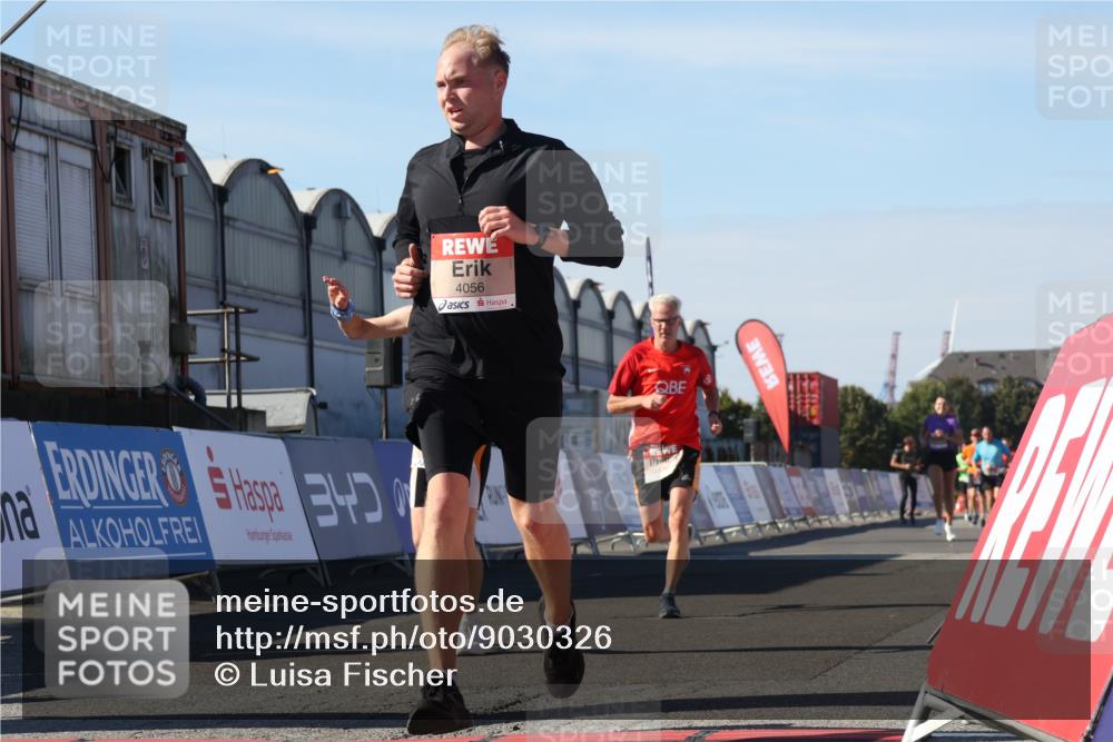 03.10.2025 - Köhlbrandbrückenlauf Luisa Fischer http://msf.ph/oto/9030326 03.10.2025 13:04:02 Ziel 4056, 4127, 4349, 4372, 4480, 5098, 5414, 5447, 5950, 5958, 6315, 6392 meine-sportfotos.de